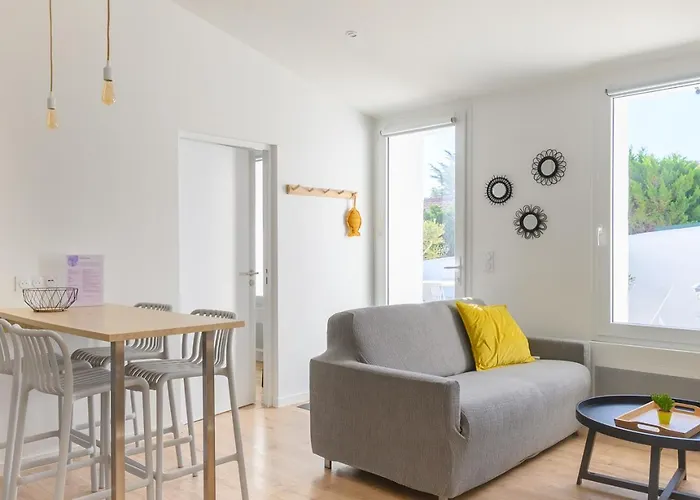 - Les Figuiers * Barbâtre